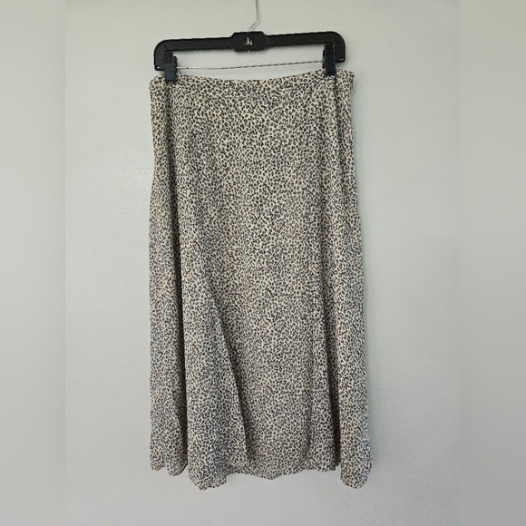 Covington Midi Skirt Women's Size 10 Cheetah Print Mob Wife Contemporary - Picture 1 of 7